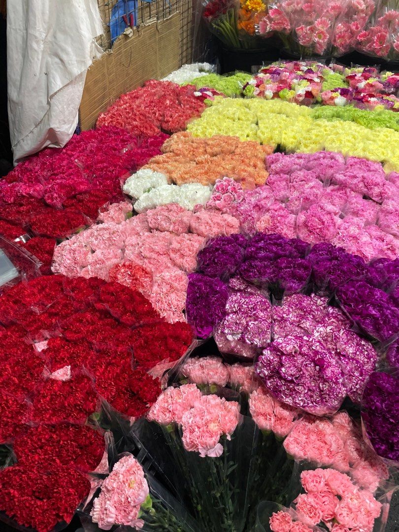 Fresh Carnations Bundle (10pcs) (Category: Flowers & Bouquets) located in Pasig City. Submitted by aefs_ (Listing ID 1376721570, Image 3). Description: Fresh Carnations per bundle (10pcs) - ₱350 colors available: light pink, pink, dark pink, peach, yellow, orange, red, purple, white, green, white with purple lining, white with pink lining, white with red lining, mixed — refer to the photos 🖇️ Flower Bouquet Arrangements also available! 🖇️ We ca