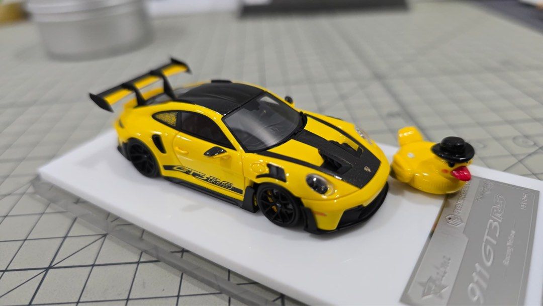 Fuelme 1/64 911 GT3RS イエロー Porsche 911 (992) GT3 RS, Yellow 1:64 Diecast Model Car by LMLF