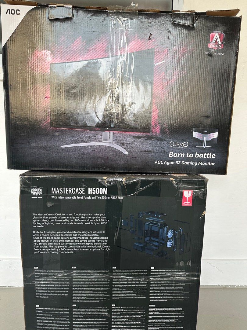 PC casing (Category: Desktops) located in Singapore. Submitted by Harmankardon (Listing ID 1376632483, Image 2). Description: Case: CoolerMaster MasterCase H500M.