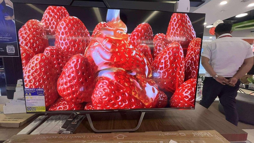 HAIER SMART TV (4K , UHD , QLED GOOGLE TV) (Category: TV) located in Manila. Submitted by chuck_claros (Listing ID 1376777372, Image 2). Description: HAIER SMART TV (4K UHD QLED GOOGLE TV) ☑️BRAND NEW FACTORY SEALED UNIT WITH OFFICIAL SALES INVOICE AND WARRANTY 🔻SALE!!! SALE!!! SALE!!!🔻 🔻!!! DISCOUNTED PRICE !!!🔻 ◽(QLED GOOGLE TV 120 HZ) REMOTE ASSISTANCE VOICE COMMAND 43 inch - H43S80EUX - SALE PRICE - 17,990 50 inch - H50S80EUX - SALE PRICE