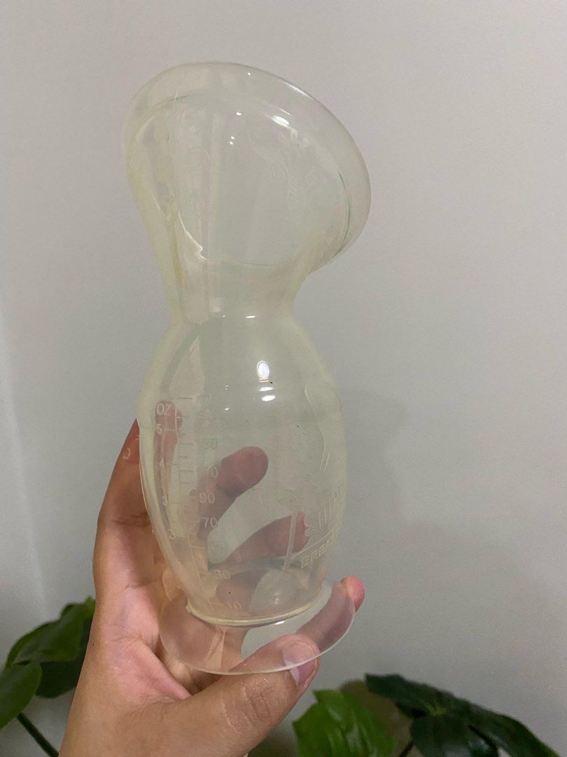 Hakaa 150ml Gen 2 (used but no issue) (Category: Breastfeeding & Bottle Feeding) located in Quezon City. Submitted by thriftasofmanila (Listing ID 1376807269, Image 3). Description: Can be bought as set.