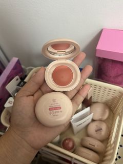 (Category: ) located in . Submitted by kaokao_declutter (Listing ID 1376685777, Image 1). Description: .