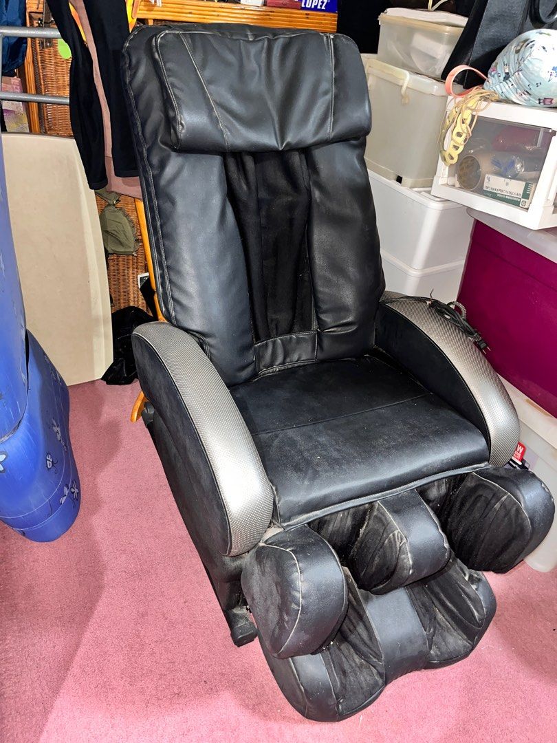 Japan Massage Chair (Category: Massage Devices) located in Manila. Submitted by alyssaola44482 (Listing ID 1376670882, Image 2). Description: Japan Massage Chair 110v With transformer Leather .
