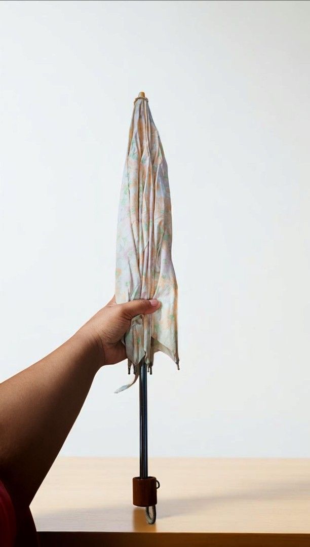 Japan surplus folding umbrella (Category: Umbrellas) located in Quezon City. Submitted by plantcorner (Listing ID 1376627727, Image 3). Description: Need wash po.