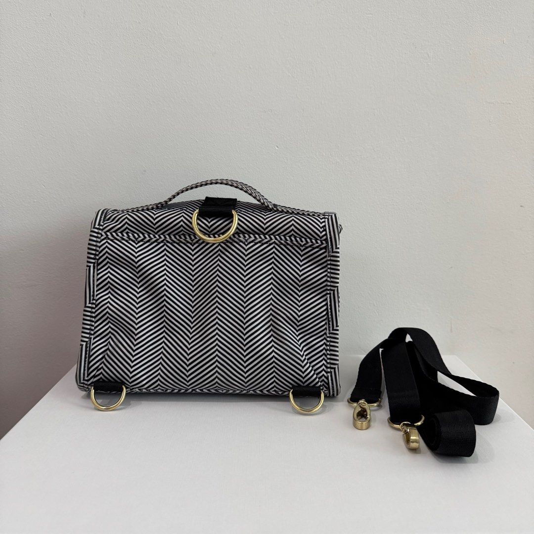 Jujube Mini B.F.F. Legacy Diaper Bag - Queen of the Nile v2 (Category: Diaper Bags & Wetbags) located in Singapore. Submitted by jammiee (Listing ID 1376702160, Image 2). Description: .