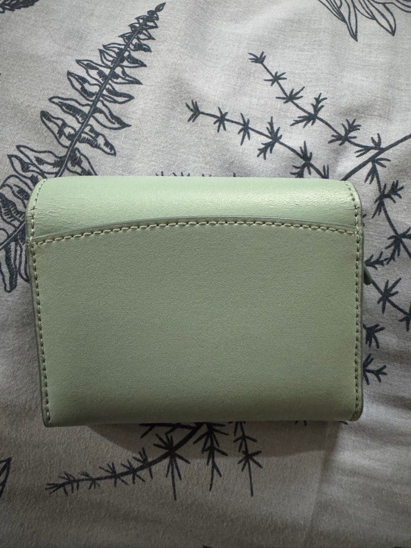 Kate Spade Gemma Flap Wallet (Category: Luxury Bags & Wallets) located in Makati City. Submitted by ilinjoys (Listing ID 1376682182, Image 3). Description: Bought for 3500. No flaws..