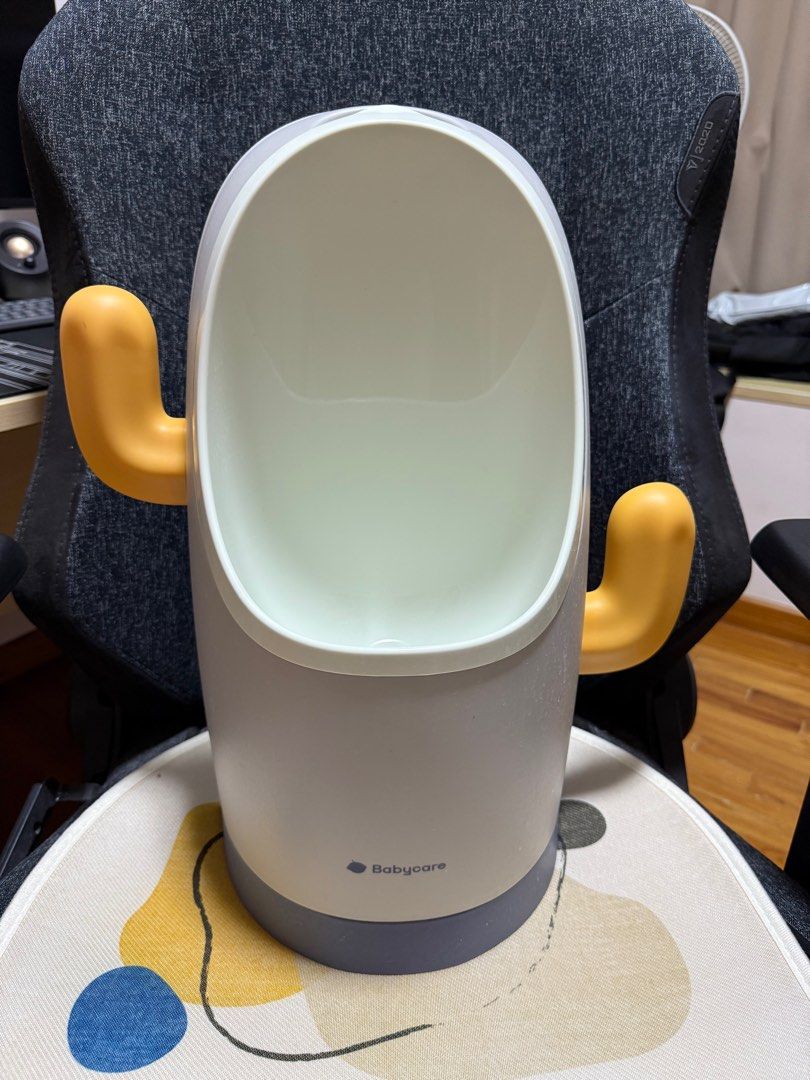 Kids Urinal Pee Trainer (Category: Baby Toiletries & Grooming) located in Singapore. Submitted by peekaboo82 (Listing ID 1376758653, Image 1). Description: Kids Urinal Pee Trainer Suitable for 1 to 3+ years old. My boy only used a few times but ultimately rejected it. Cleaned with no damages. Self collect from Simei Lane (S521167) or arrange for delivery. Delivery charges excluded.
