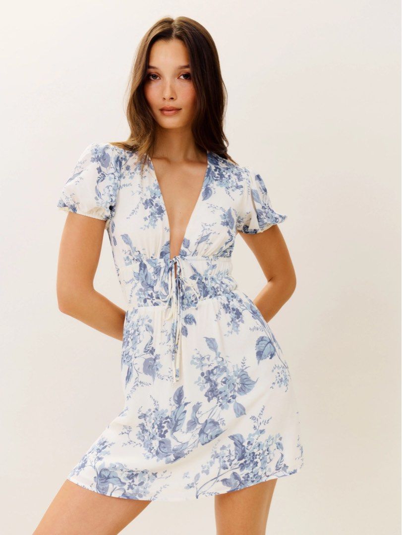 LF this EXACT dress!! (Category: Dresses) located in Rizal. Submitted by declutteringclutters (Listing ID 1376625570, Image 2). Description: Looking for this SAME EXACT dress!! NOT SIMILAR, SAME!! DM only if you have this exact dress DM me with price included already Brand new or preloved is okay Small - medium size depending on the measurements of the dress Thank you!!.