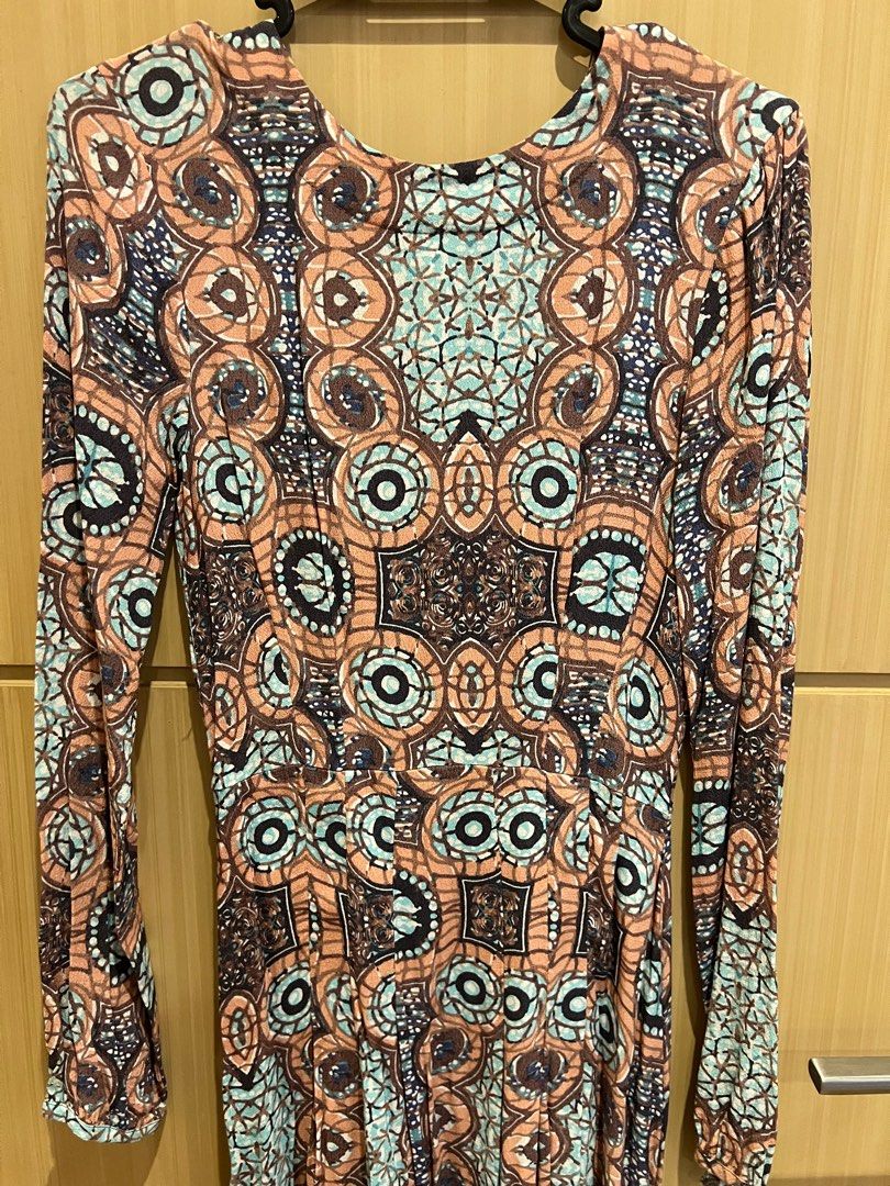 Long graphic dress (Category: Evening dresses & gowns) located in Makati City. Submitted by stufffromkim (Listing ID 1376730624, Image 2). Description: .
