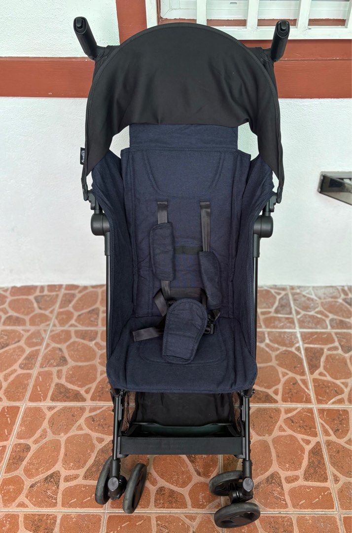 Looping Squizz Mini FOR SALE (Category: Strollers) located in Cavite. Submitted by kymariscloset (Listing ID 1376640554, Image 1). Description: Looping Squizz Mini with travel bag Newborn up to toddler 22kg Easy to unfold and fold with just one push 5.8kg weight Cabin friendly size Navy blue in color Leather handles Fully reclinable adjustable back rest Sun canopy Bought this in Mothercare for 12,999 Selling price 10,000 slight negotiable Ready t