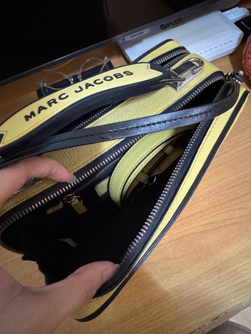 MARC JACOBS The Box Bag Crossbody Yellow (Category: Luxury Bags & Wallets) located in Dagupan City. Submitted by kassiedee (Listing ID 1376748506, Image 3). Description: US OUTLET PRISTINE CONDITION 10/10 COLOR: YELLOW HARDWARE: SILVER TONED HARDWARE MATERIAL: LEATHER MEASUREMENT: 22.8 X 16.8 X 9 COMES WITH STRAP .