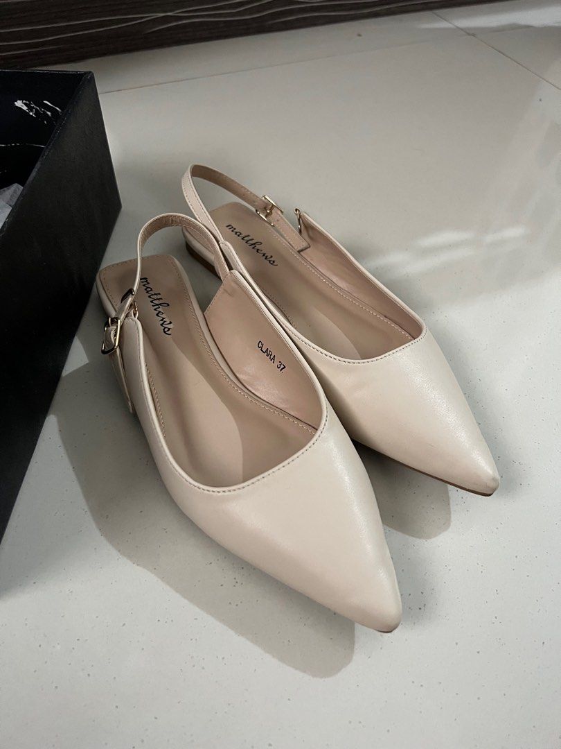 Matthews Toe Pump Sandals (Category: Flats & Sandals) located in Manila. Submitted by ccccccc08 (Listing ID 1376649187, Image 2). Description: Used once for my wedding day (was pregnant hence the low heel). Bought it for ₱1499 as seen on photo. Box still included..