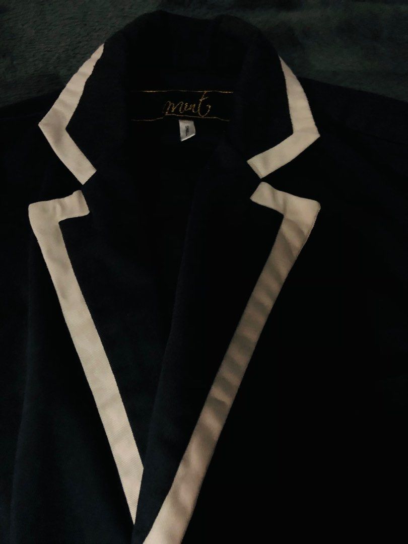 Mint Blue Coat (Category: Vests) located in San Pablo. Submitted by itemsplus (Listing ID 1376735513, Image 1). Description: type : outer coat color : blue size : small brand : mint.
