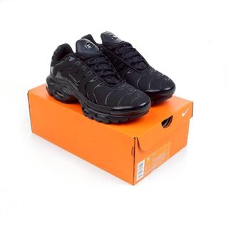 (Kategori: ) berada di . Dikirim oleh sneakersshopbdg (ID iklan 1376653341, Gambar 1). Deskripsi: .