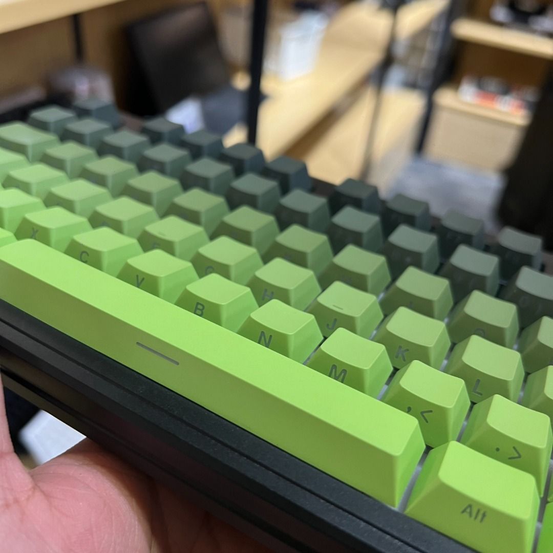 Onhand🌟 Attack Shark M87 PRO V2 Wireless/Tri Mode Gaming keyboard! (Category: Computer Keyboard) located in Manila. Submitted by gigaware (Listing ID 1376630746, Image 3). Description: Onhand🌟 Attack Shark M87 PRO V2 Wireless/Tri Mode Gaming keyboard! 💵Price: 2,500 only! SPECIFICATIONS: Model: M87PRO V2 Brand: Attack Shark Hot-Swappable: Yes, 3/5 pin switches compatible Switch: Pre-Lubed OTEMU Linear White Jade Switch Layout: 80% ANSI Number o