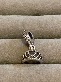 (Category: ) located in . Submitted by RadiantDIVAS (Listing ID 1376804915, Image 1). Description: .