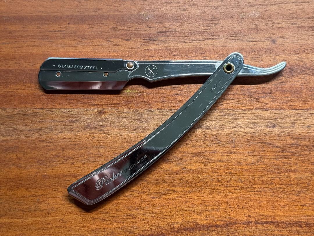 * Parker Men's SR1 Safety Razor (Category: Men's Grooming) located in Pasig City. Submitted by nargalzius (Listing ID 1376708337, Image 1). Description: - Comes as is in picture (no box, etc) - Shavette Style (replaceable blades) - Uses standard safety blades (half of one blade) - Genuine stainless steel blade arm (not aluminum) - Professional Quality for Barbershop use or at home - Rounded exposure at the end of the blade compartment to minimize