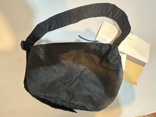 由 a59003069g26934 (刊登 ID 1376690488，圖片 1) 提交，位於 的 (類別：)，說明：。