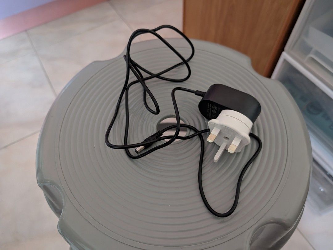 Pressure Laptop Cooler (Similar to Llano) (Category: Laptops & Notebooks) located in Singapore. Submitted by alvintan38 (Listing ID 1376674485, Image 2). Description: WTS high airflow laptop cooler for reduced laptop temperatures. Comes with DC supply and china adapter plug. RFS: Changed to desktop PC.