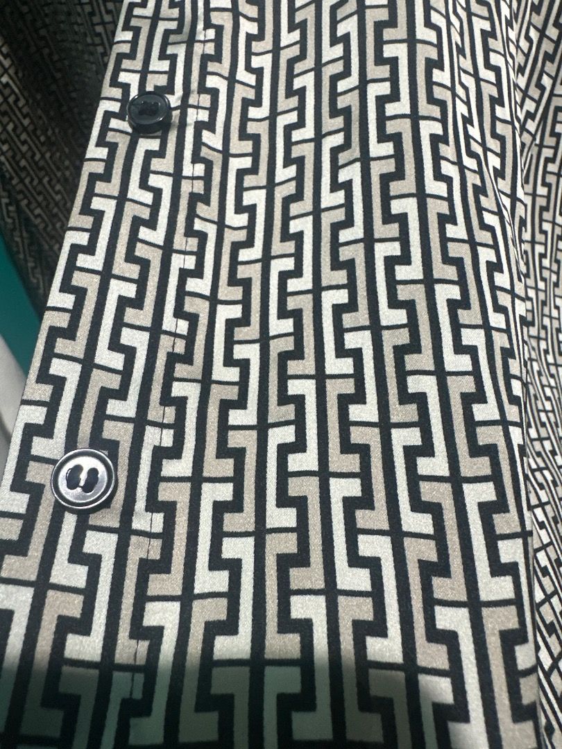 Printed Button Down Long Sleeve Polo Retro Funky Unisex (Category: Longsleeves) located in Manila. Submitted by axelesh (Listing ID 1376744825, Image 3). Description: Used once for an event. Declutter moving out EUR S US S Loose fit J&T Shipping Metro Manila : 65 PHP VISMIN : 150 PHP.
