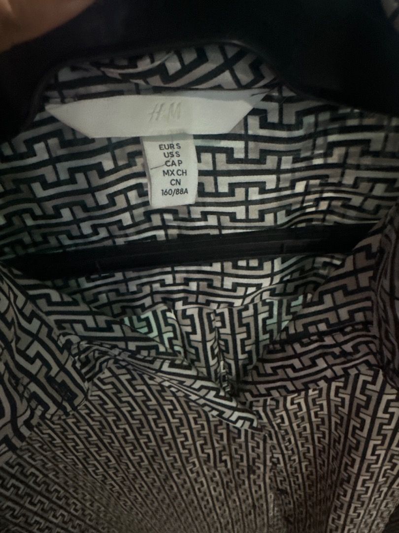 Printed Button Down Long Sleeve Polo Retro Funky Unisex (Category: Longsleeves) located in Manila. Submitted by axelesh (Listing ID 1376744825, Image 2). Description: Used once for an event. Declutter moving out EUR S US S Loose fit J&T Shipping Metro Manila : 65 PHP VISMIN : 150 PHP.
