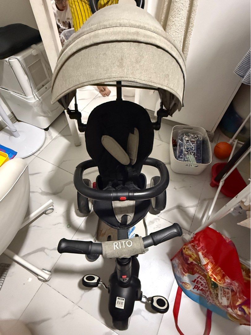 QPlay Rito Star Folding Trike (Category: Strollers) located in Manila. Submitted by whenmommyandbabygrowup (Listing ID 1376775380, Image 3). Description: The QPlay Rito Star Folding Trike grows with your child from 10 months to 6 years, offering a safe and fun riding experience with its foldable design. It features 10-inch front and 8-inch rear EVA wheels, linked rear brakes for safety, and a sturdy 25kg weight capacity. Mama, enjoy stress-free o