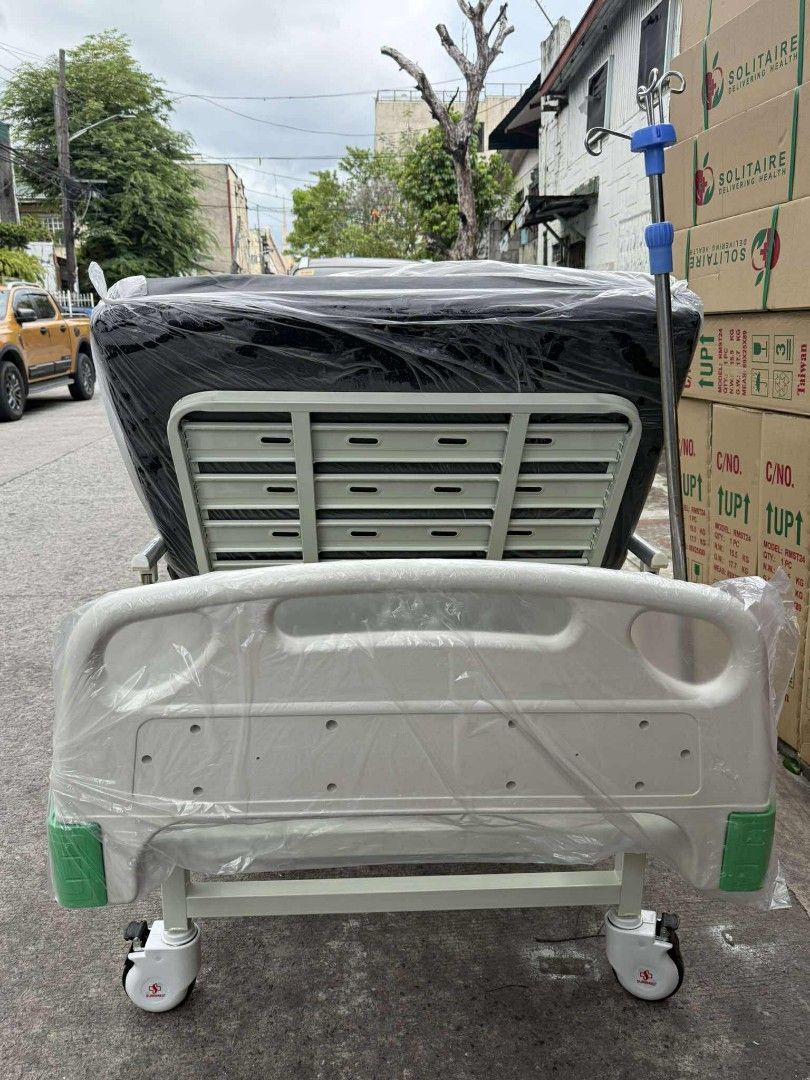 Reclining Medical bed (Category: Braces, Support & Protection) located in Quezon City. Submitted by jesselee14kpop (Listing ID 1376622412, Image 1). Description: brandnew affordable onhand negotiable good quality and condition open for pick up and delivery high quality we also sell many medical supplies call me 09268225723 cod,gcash,bank transfer lifetime time free service.