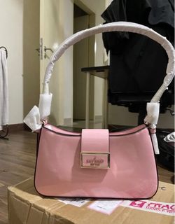 (Category: ) located in . Submitted by auroraapreloved (Listing ID 1376742792, Image 1). Description: .