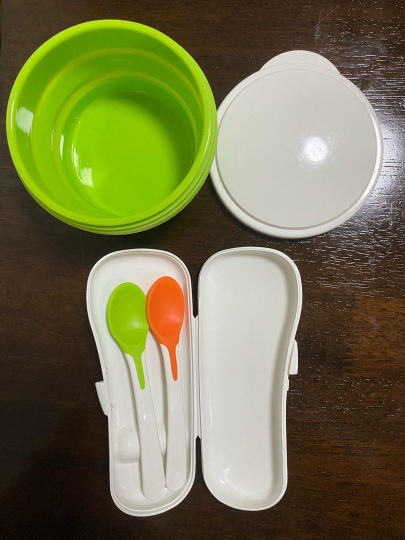 Richell collapsible bowl with spoons (Category: Weaning & Toddler Feeding) located in Quezon City. Submitted by thriftasofmanila (Listing ID 1376810113, Image 1). Description: barely used.