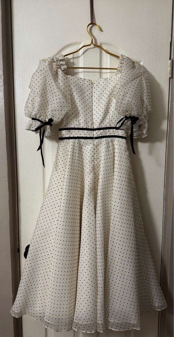 Soon Manila Victoria in White (Category: Dresses) located in Leyte. Submitted by prelovedbyonis (Listing ID 1376741773, Image 2). Description: Open for Layaway Bust: 31-32 Waist: 25.5 With Tag and Soonmnl Packaging Perfect for Pre-nup shoots 😍✨.