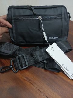 (Kategori: ) berada di . Dikirim oleh farhan_sepatu2015 (ID iklan 1376772949, Gambar 1). Deskripsi: .