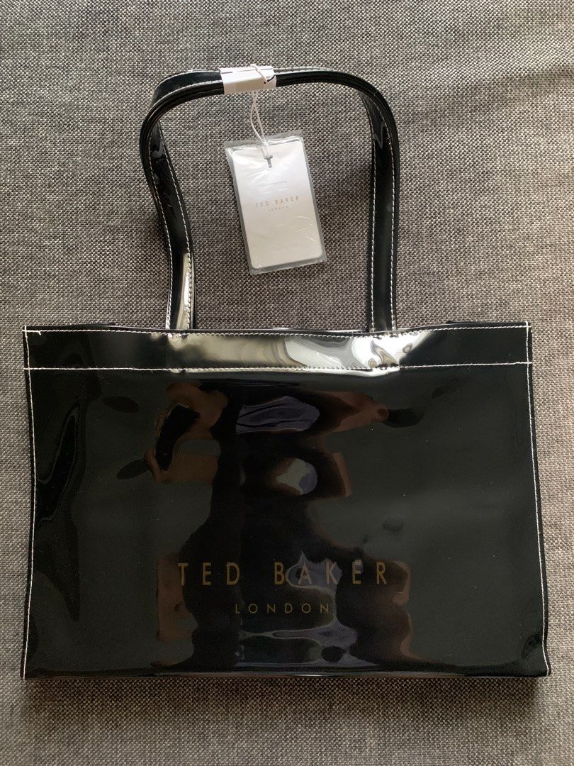 Ted Baker Icon Bag Large (Category: Luxury Bags & Wallets) located in Calamba. Submitted by secondchapterph (Listing ID 1376723342, Image 2). Description: Brand New 100% AUTHENTIC, bought in Ted Baker store in Qatar.