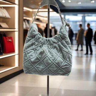 (Category: ) located in . Submitted by fascinating.bag.mall (Listing ID 1376699272, Image 1). Description: .