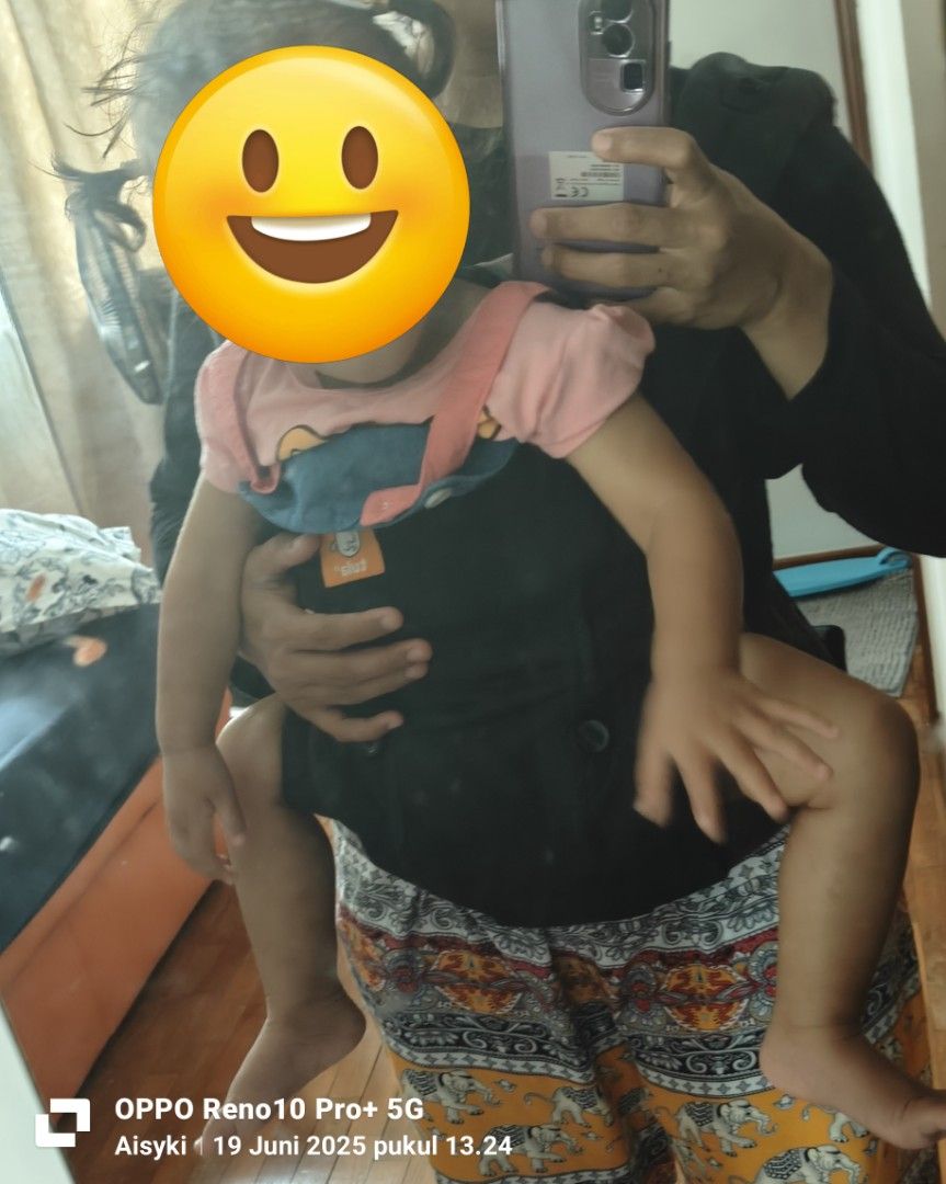 TUlA Baby Carrier (Category: Carriers & Slings) located in Singapore. Submitted by aisyah_lova (Listing ID 1376682052, Image 3). Description: self collect or delivery sameday $5 No damage..