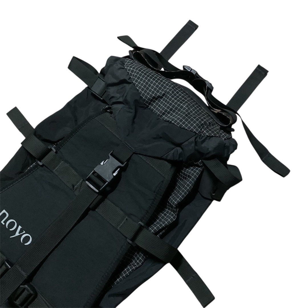 Vintage Arcteryx Snoyo Daypack Backpack (Category: Backpacks) located in Muntinlupa City. Submitted by rtyfck (Listing ID 1376707705, Image 2). Description: Arcteryx Snoyo Daypack (rare piece) •SIZE : OS •ISSUE : minimal sign of usage , scratches , replaced buckle on last 2 picture please check all pictures •OVERALL CONDITION : 9/10.