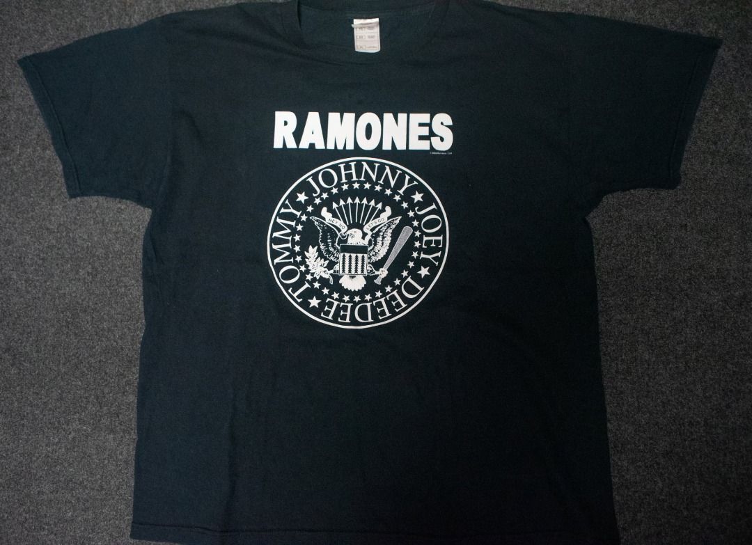 VTG FOTL RAMONES 2006 (Category: Tshirts & Polo Shirts ) located in Caloocan City. Submitted by bearcollexts (Listing ID 1376763648, Image 1). Description: NEGOTIABLE LBC LALAMOVE JNT .