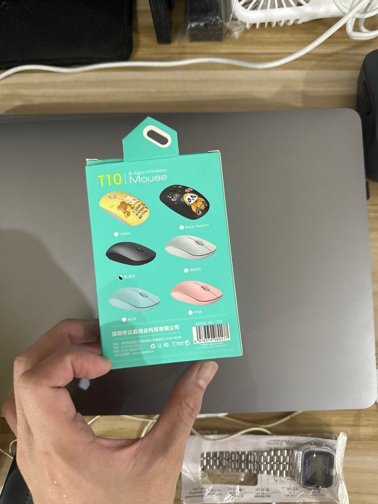 Wireless Mouse (Category: Mouse & Mousepads) located in Singapore. Submitted by mahppp (Listing ID 1376704635, Image 2). Description: brand new mouse T10 mouse.