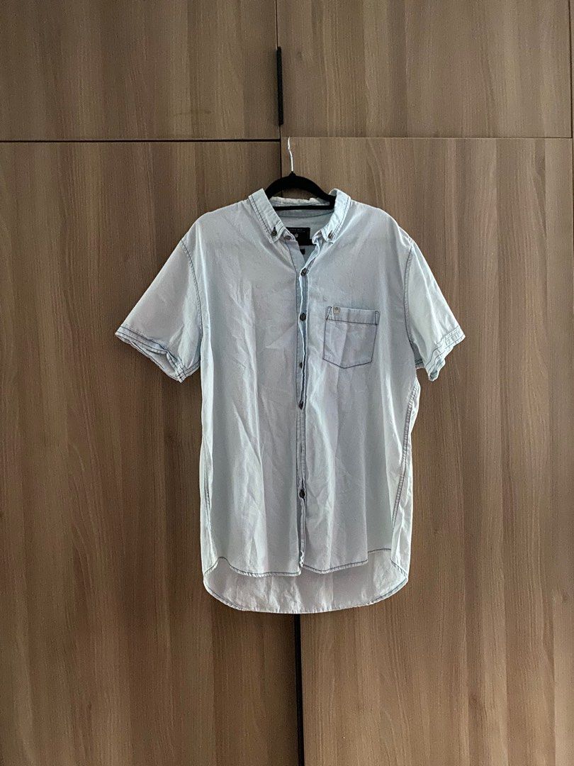Zara Button Down (Category: Tshirts & Polo Shirts ) located in Manila. Submitted by ebodega (Listing ID 1376675246, Image 1). Description: Zara Button Down Size XL Dimensions: 28L x 20W RFS: Not using anymore. *Buyers shoulder shipping fee.