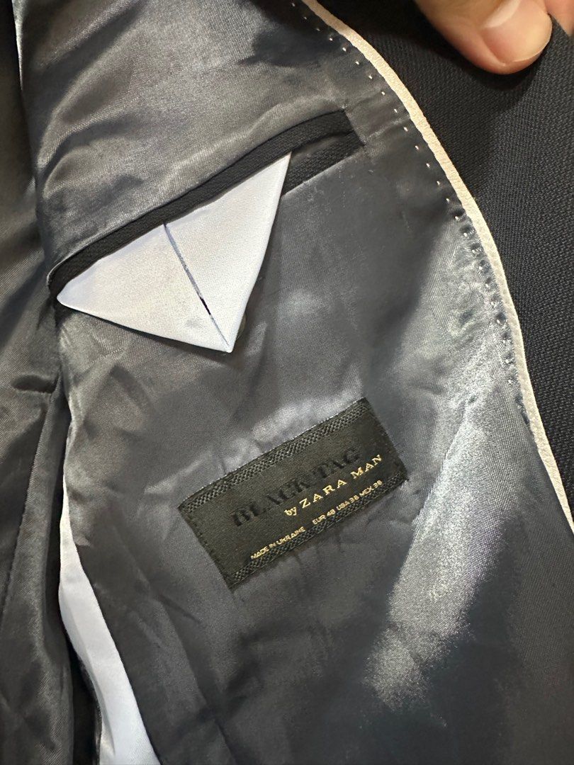 Zara Navy Blue Blazer - Black Tag (Category: Coats, Jackets and Outerwear) located in Cavite. Submitted by luisgbrl (Listing ID 1376661201, Image 3). Description: Needs Ironing, good condition Size 38 L: 29 W: 19 .