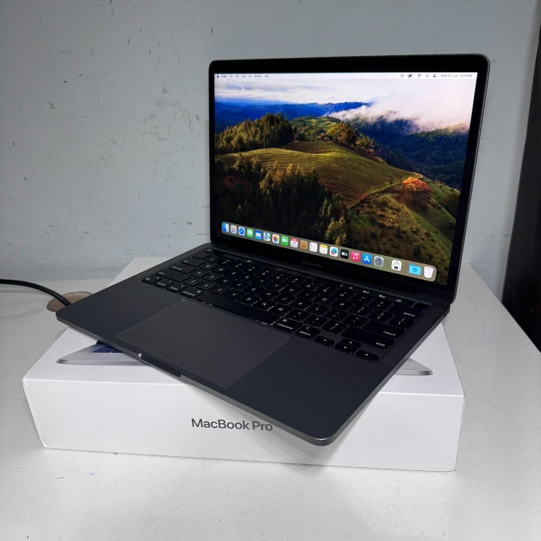 2022 M2 Macbook Pro 8/256GB (13 Inch, M2, 2022) (Category: Laptops & Notebooks) located in Singapore. Submitted by smartselects (Listing ID 1376967045, Image 3). Description: 😎Good buyer read below‼️Price Cheap and FIXED! ✅ 1 Month Store warranty | Guaranteed working! ✅ 97% Battery Health (Only 50 cycles – barely used!) ✅ Mint condition laptop with the full set! ✅Free gifts included! (Laptop casing and keyboard sleeve) 💬 Not your ideal specs? D