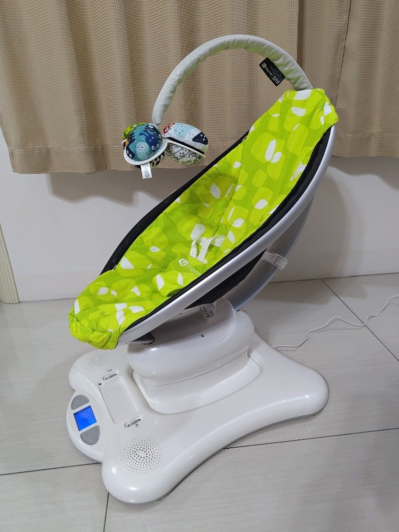 由 tms66navy (刊登 ID 1376991739，圖片 2) 提交，位於 屏東縣 (Pingtung) 的 4moms 電動安撫搖籃椅/哄睡神器 (類別：嬰兒床)，說明：作用正常，有五種模式可使用，五級速度可調，五種模式有相對的白噪音。 物品較大，建議面交為佳，物品在屏東市，高屏地區可約地點面交，有宅配需求的朋友再私訊喔。 有要看作動影片的私訊喔。。