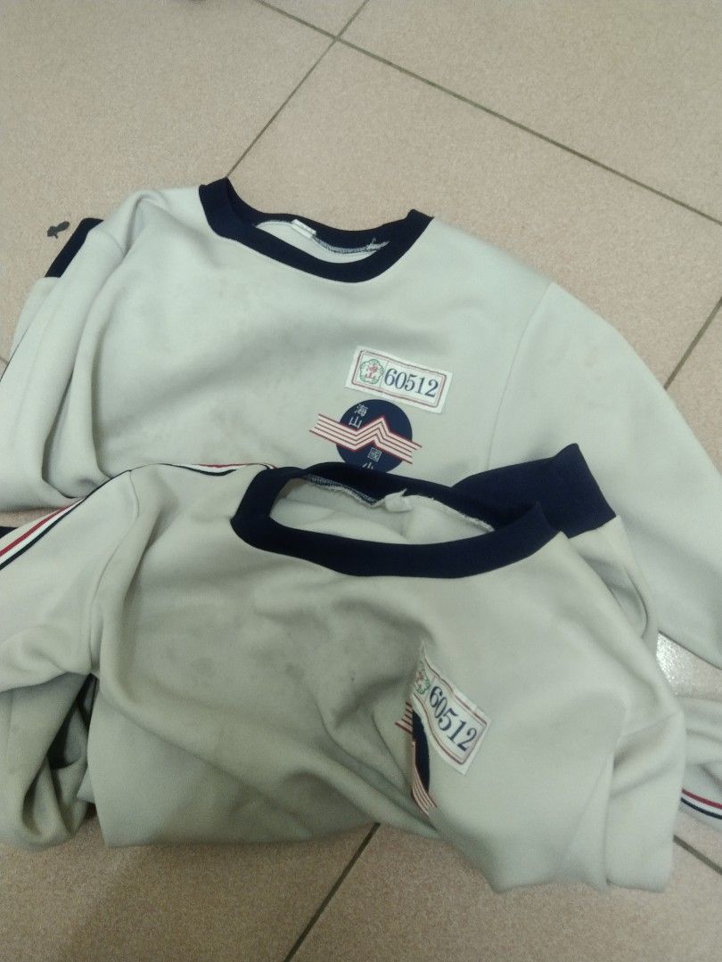 由 fajen22 (刊登 ID 1376943269，圖片 2) 提交，位於 新竹縣 (Hsinchu County) 的 海山國小冬季上衣 (類別：嬰兒及兒童流行時尚)，說明：運動服上衣 一件標籤寫36 一件標籤模糊寫不確定標籤36 還38 售出不退。