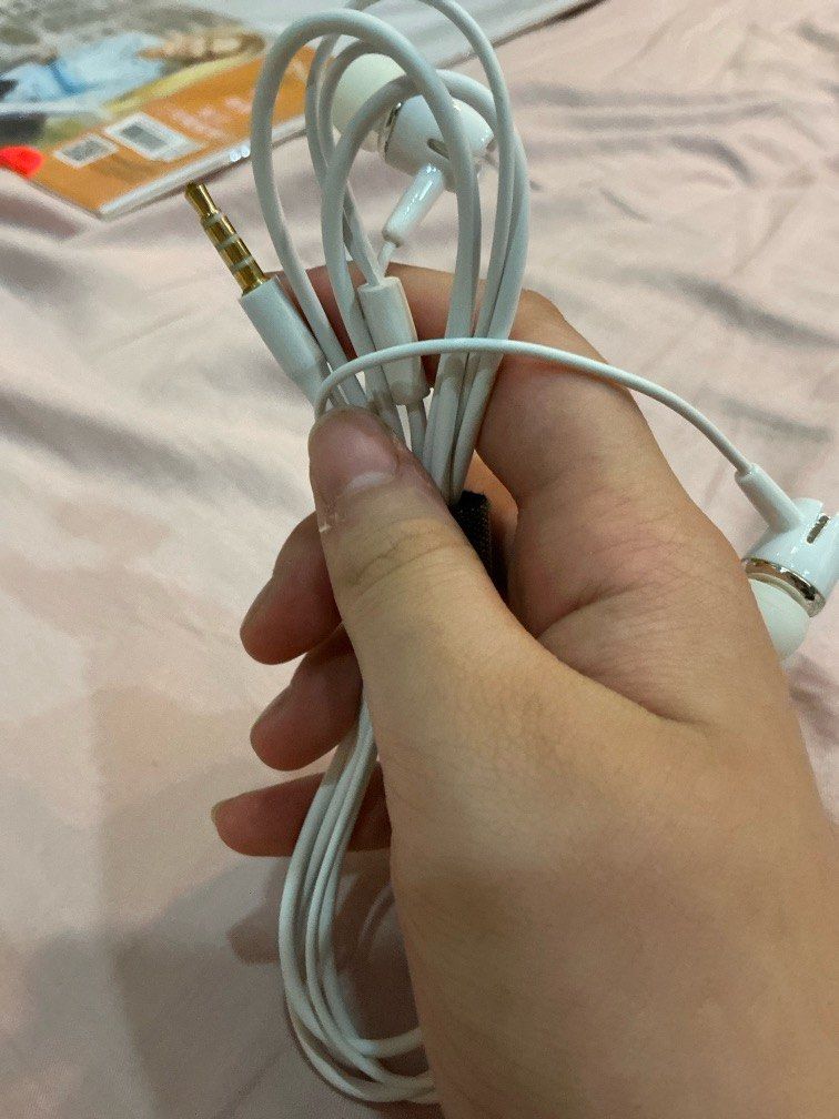 由 yu_hsiang_lin (刊登 ID 1376962314，圖片 1) 提交，位於 新北市 (New Taipei) 的 3.5mm耳機 (類別：耳機)，說明： 🉑️ 賣 貨 便 想購買兩樣以上商品的可以聊聊幫您開在同一個賣場給您下單 多帶可議價 。