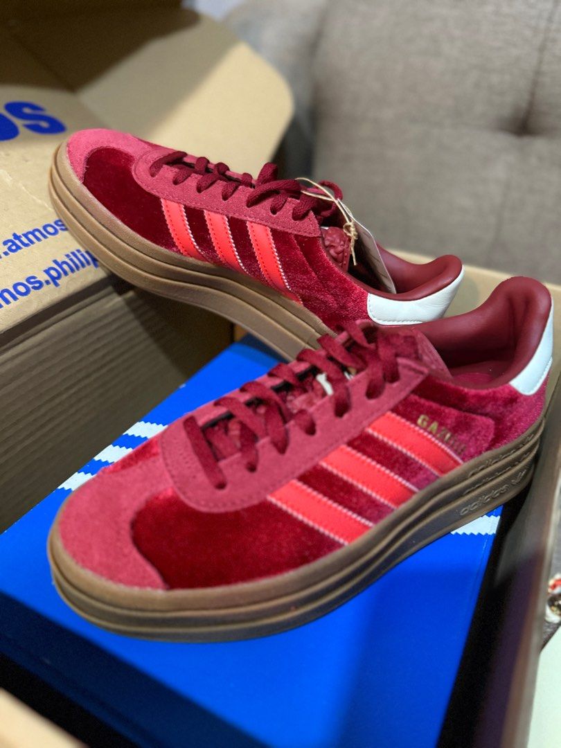 Adidas Gazelle Bold Womens (Category: Sneakers) located in Davao. Submitted by moppet0420 (Listing ID 1376814500, Image 3). Description: Unused, brand new and original. ADIDAS GAZELLE BOLD Red, velvet, leather combi. Rare colorway US 7 Women, UK 5.5, 24cm (slightly bigger and roomier than Samba, can fit upto US 7.5) Bought at Atmos.ph RFS: a bit loose and too colorful for a tita like me 😅 SRP 7,300 but bought on sale. Can send receipt as proof. 