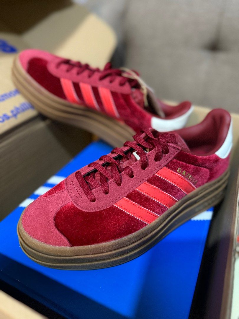 Adidas Gazelle Bold Womens (Category: Sneakers) located in Davao. Submitted by moppet0420 (Listing ID 1376814500, Image 2). Description: Unused, brand new and original. ADIDAS GAZELLE BOLD Red, velvet, leather combi. Rare colorway US 7 Women, UK 5.5, 24cm (slightly bigger and roomier than Samba, can fit upto US 7.5) Bought at Atmos.ph RFS: a bit loose and too colorful for a tita like me 😅 SRP 7,300 but bought on sale. Can send receipt as proof. 