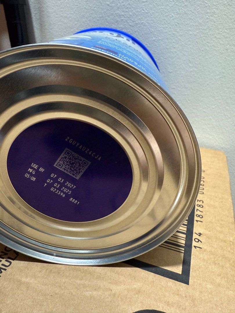 Aptamil profutura Milk Powder (Category: Weaning & Toddler Feeding) located in Singapore. Submitted by YonShin (Listing ID 1376843148, Image 2). Description: Expiry date : 2027.