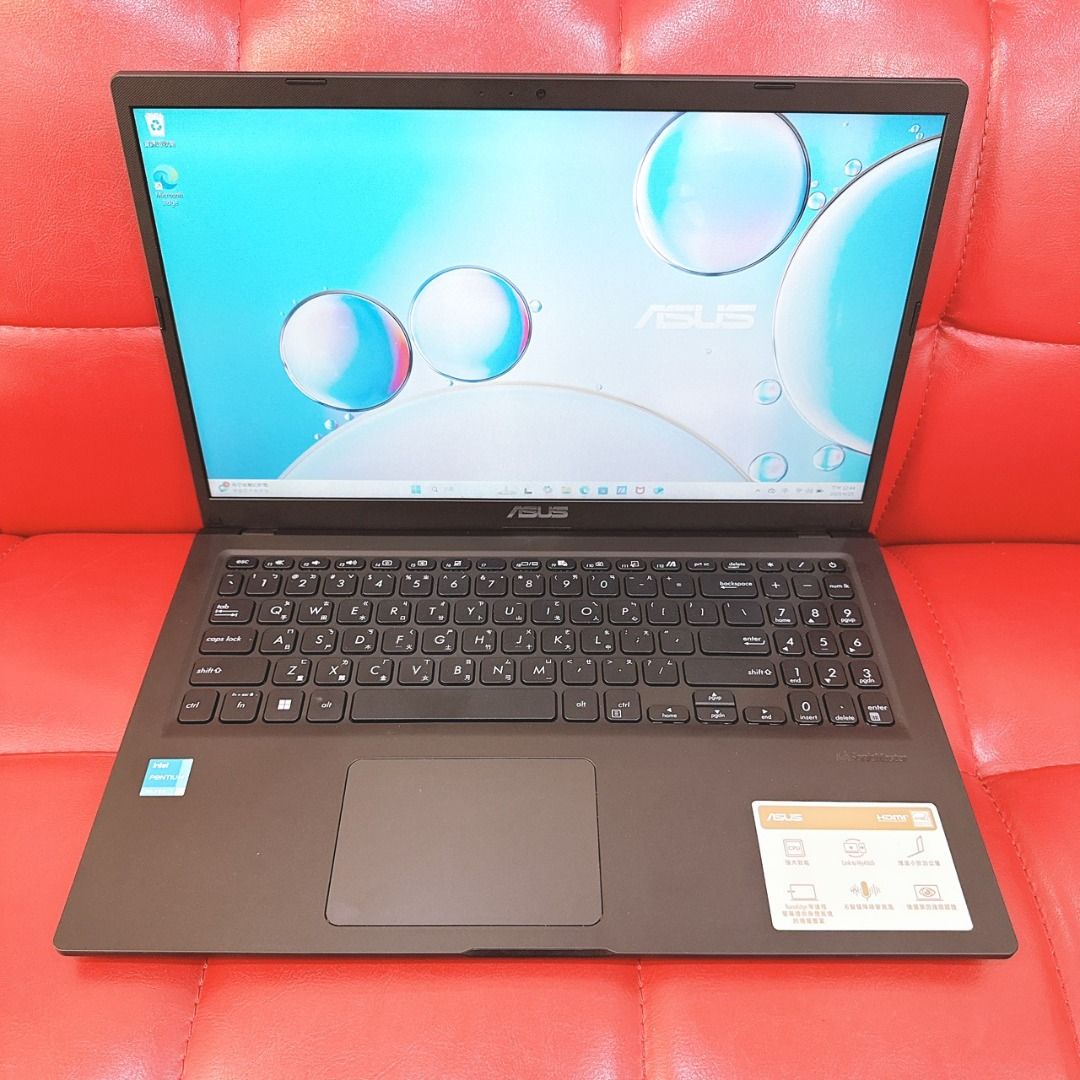 由 elba_digital (刊登 ID 1376859326，圖片 1) 提交，位於 高雄市 (Kaohsiung) 的 【艾爾巴二手】Asus Vivobook X1500KA 8+512G 黑 #保固中#二手筆電 #錦州店 55083 (類別：桌上電腦或筆記型電腦)，說明：Asus Vivobook X1500KA 8+512G 黑 功能按鍵皆正常，外觀些微肉眼才看到的使用痕跡(如圖所示)。 ✳️不介意者在下單，謝謝~✳️ 🌸螢幕：15.6吋 🌸作業系統 ：Windows 11 家用版 🌸處理器 ：Intel(R) Pentium(R) Silver N6000 1.10GHz 🌸記憶體 ：8GB 🌸硬碟： 512GB 🌸顯示卡：Intel(R) UHD Graphics 🌸SN後五碼：*******55083 🌸筆電電池健康度：94% 🌸有附配件：電源供應器、筆電包 🌸製造日期：2024/02 🌸原廠保固至2026/08/06 ‼️ ‼️ 該商品無法與其它