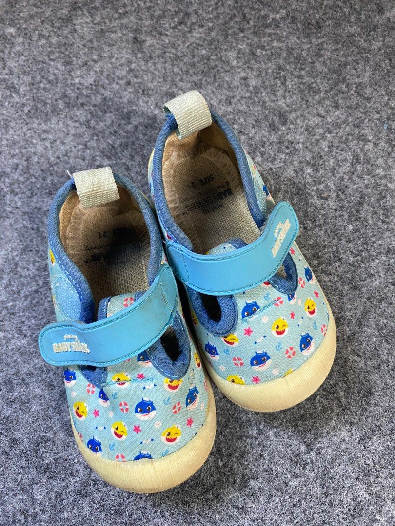 Babyshark shoes