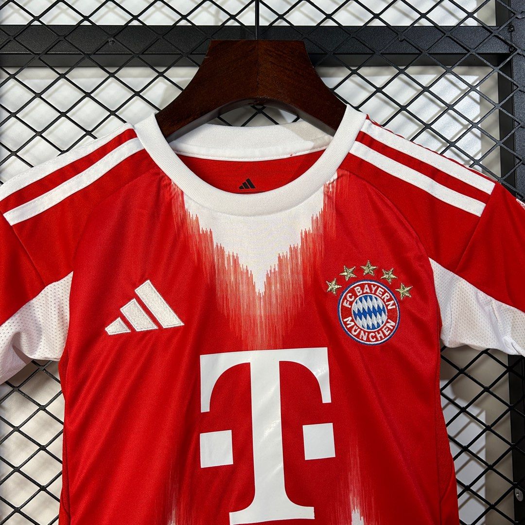 Bayern Munich kids Jersey 25-26 Home Football Jersey Soccer Jersey (Category: Babies & Kids Fashion) located in Singapore. Submitted by thezzbuy (Listing ID 1376948566, Image 2). Description: Adding Patch & Printing ↓(Additional) Printing $5 (Name+Number) Per Patch $3 Pre-order item. Once confirm the order, we’ll deliver in ur address with in 6-10 working day’s. Average delivery time 7-8 day’s. Payment method: - PayLah - PayNow - Bank transfer Yo