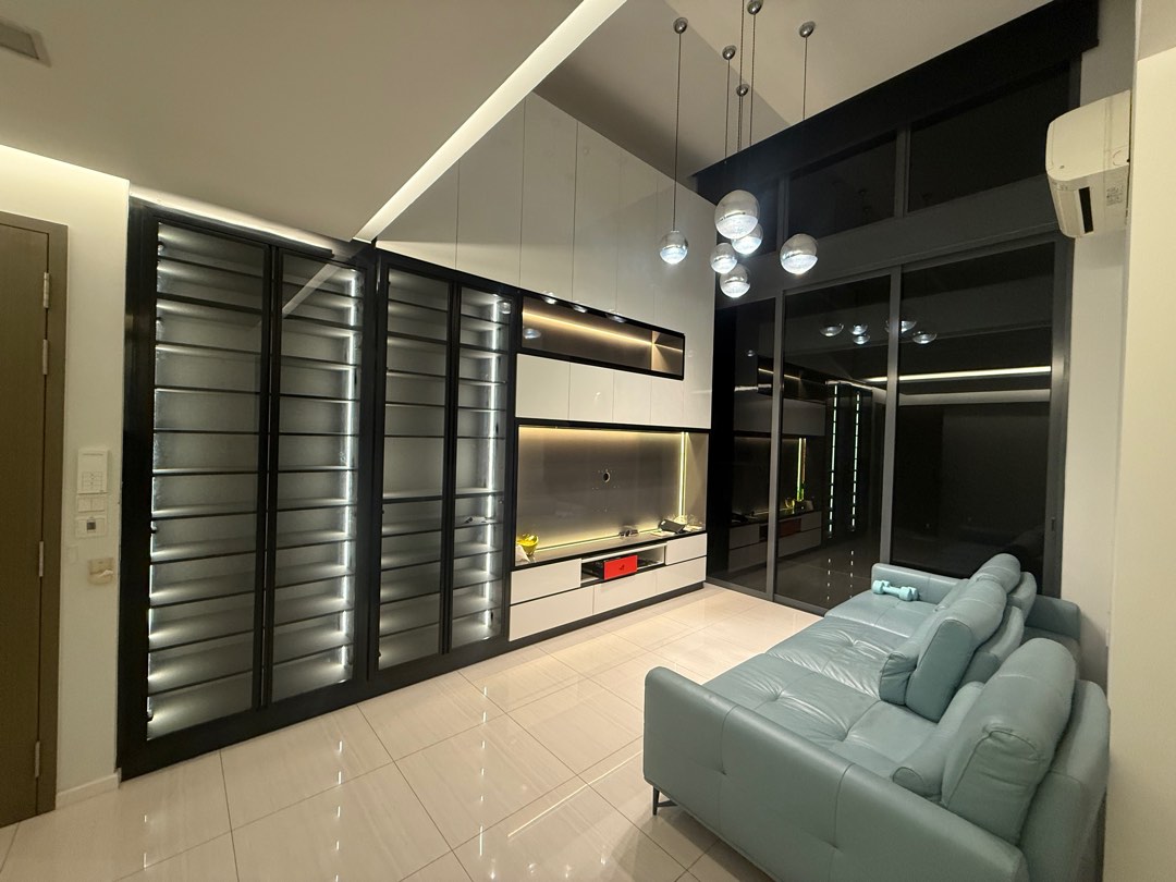 (Category: ) located in . Submitted by electrobird (Listing ID 1376903798, Image 1). Description: .